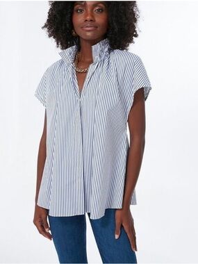 POMANDER PLACE Blue
Stripe Rae Blouse Size M. NWT
Retail $98 Tuckernuck
